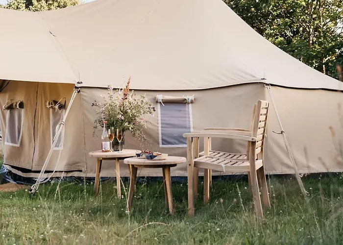 ラグジュアリーテント Huno Glamping Borre
